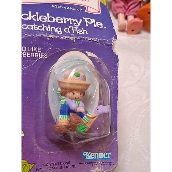 Kenner Strawberryland Miniatures Huckleberry Pie Doll in Pkg - Picture 2 of 4